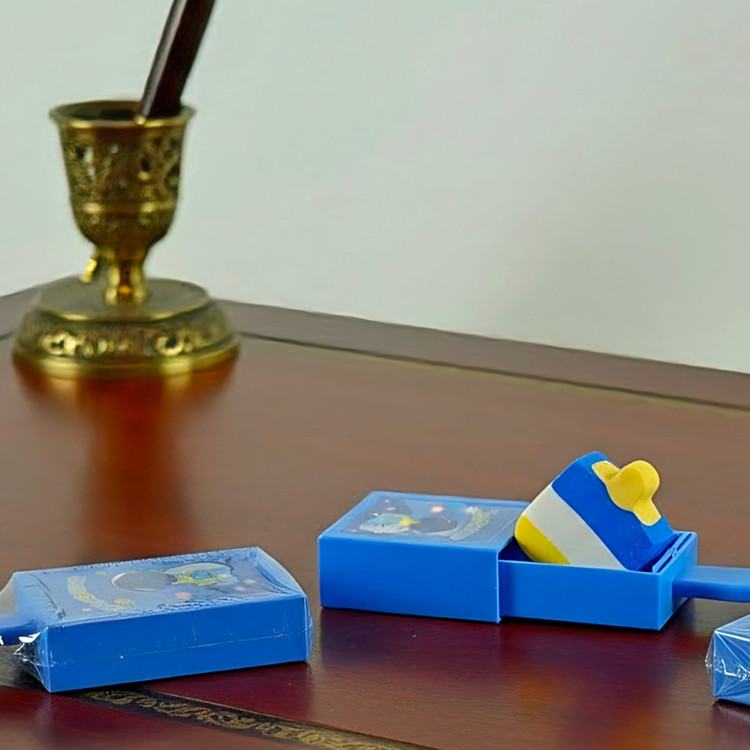 پاکن جادویی بستنی فضانورد